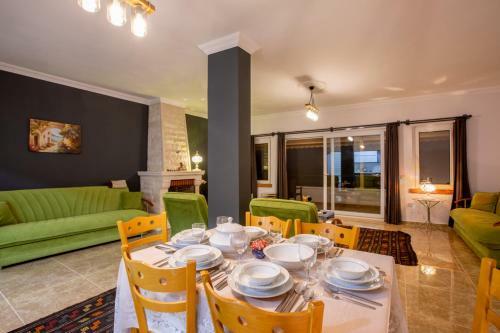 Villa House W Private Pool And Jacuzzi In Kas