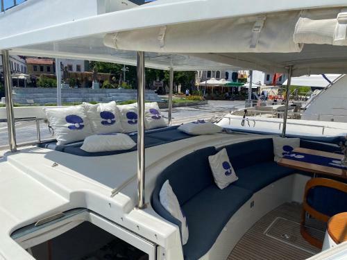 Catamaran Yattatil