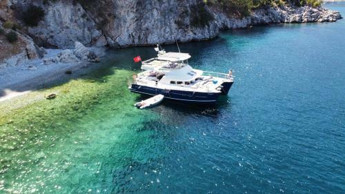 Catamaran Yattatil