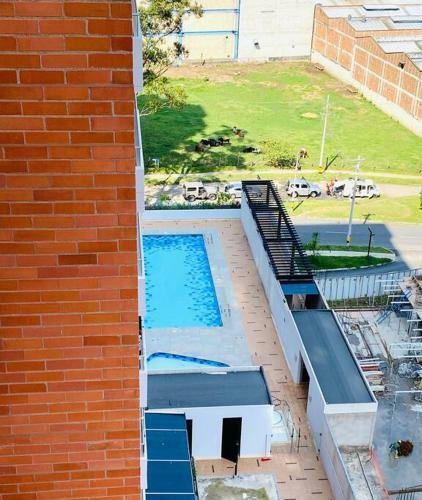 Gorgeous 3 Bedroom Apartment Condo With Balcony