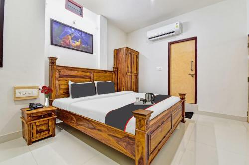 Hotel Collection O 91653 Garg Keshariya Residency
