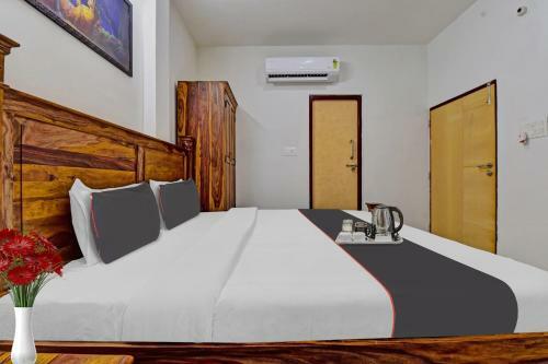 Hotel Collection O 91653 Garg Keshariya Residency
