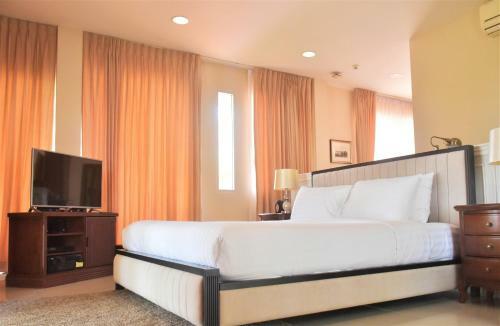 Laem Taen Bangsaen Hotel & Resort