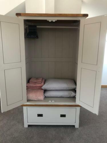 Very Large Lovely Double Room Loft Apartment