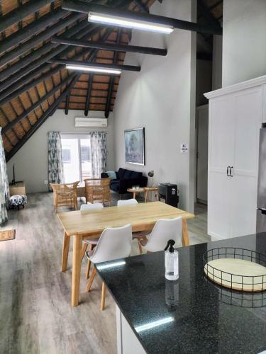Modern 2 Bedroom Apartment In St Francis Bay