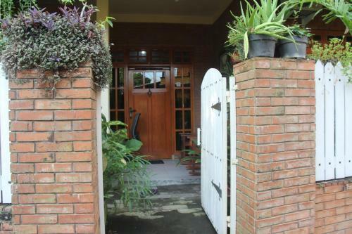 Brother's Family Homestay