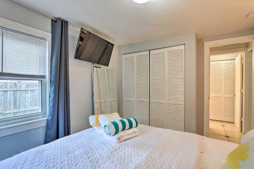 Central Sarasota Home 8 Mi To Siesta Key!