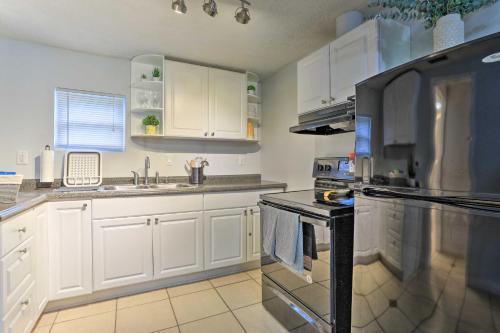 Central Sarasota Home 8 Mi To Siesta Key!