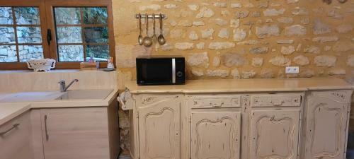 Hostal La Grange, Le Domaine De Brugal