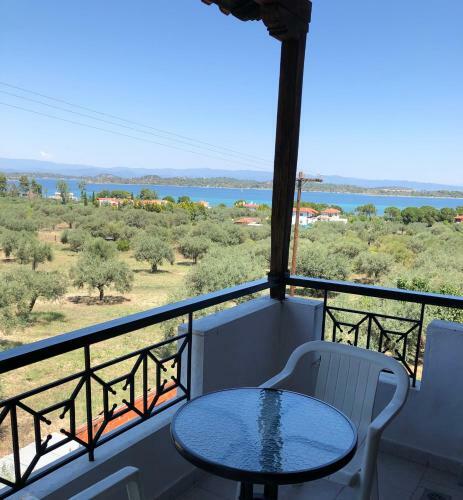 Balconaki Apartments In Vourvourou