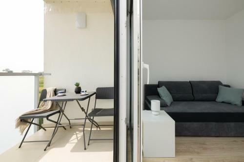 Spacious&modern Kamienska Apartment By Renters