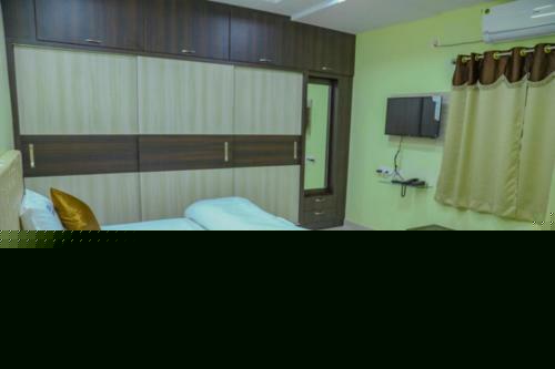 Hotel Leeo Comforts