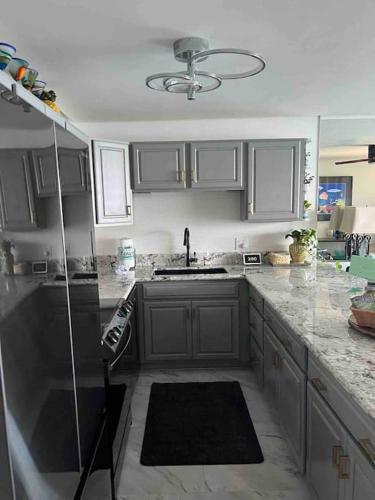 Apartamento This Place Is Different!! Totally Remodeled Modern Oceanfront Condo. View View!