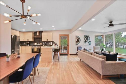 Professionally Designed Central Boise 4 Bedroom Custom Home