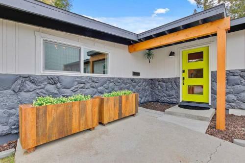 Professionally Designed Central Boise 4 Bedroom Custom Home