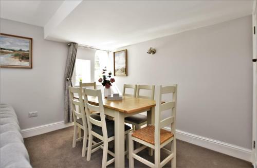 Mackereth Cottage - Sleeps 6 Near Cartmel
