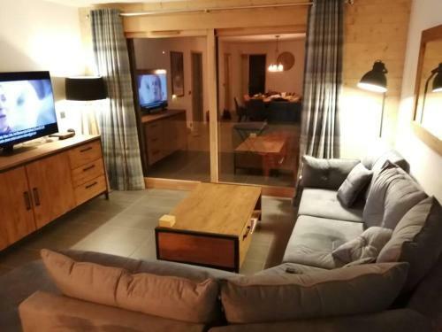 Apartamento New 3 Beds, Terrace, Superb Views, Pool & Sauna