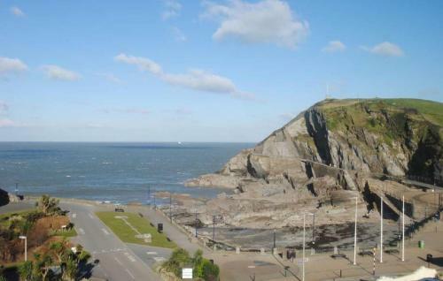 2 The View Apartments Ilfracombe - Seafront, Parking, Lift, Ev