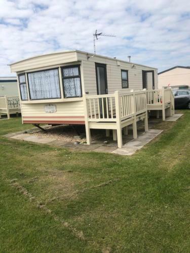 Apartamento A4 The Chase 6 Berth Pet Friendly Caravan With Decking