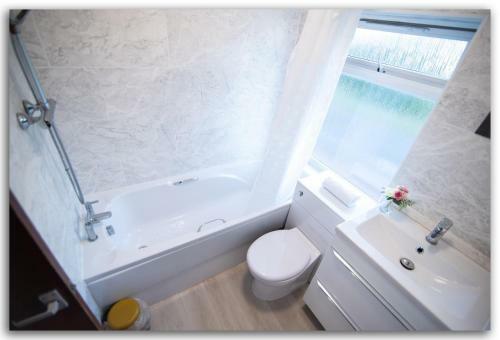 Apartamento Beautiful 3 Bed House In Maidstone