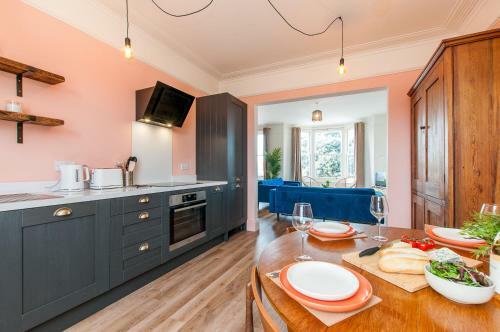 Queen Palm Apartment - Margate - 3 Mins Walk To Beach