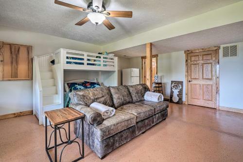 Idyllic Lakeview Lodge With Private Hot Tub!