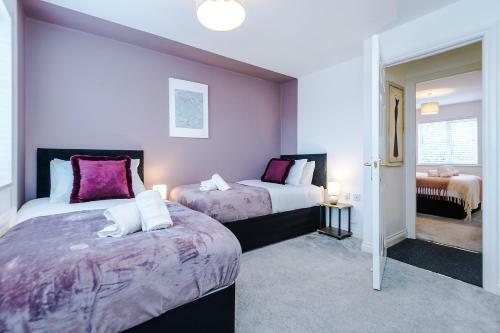 ? 3 Bed House ? Leisure/business ? Free Parking