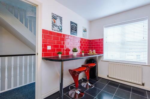 ? 3 Bed House ? Leisure/business ? Free Parking