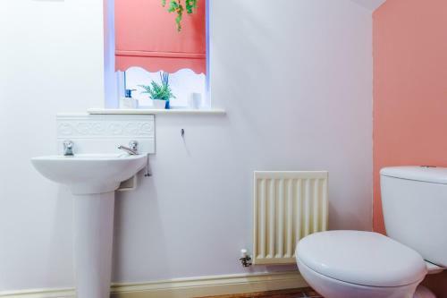 ? 3 Bed House ? Leisure/business ? Free Parking