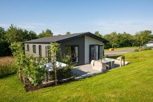 Meadow Lodge, 30 Roadford Lake Lodges