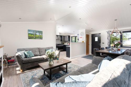 Meadow Lodge, 30 Roadford Lake Lodges