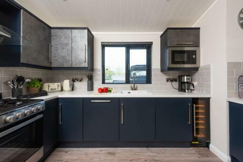 Meadow Lodge, 30 Roadford Lake Lodges