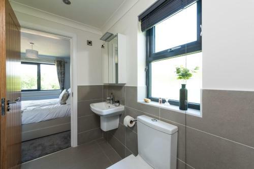 Lilac Lodge, 22 Roadford Lake Lodges