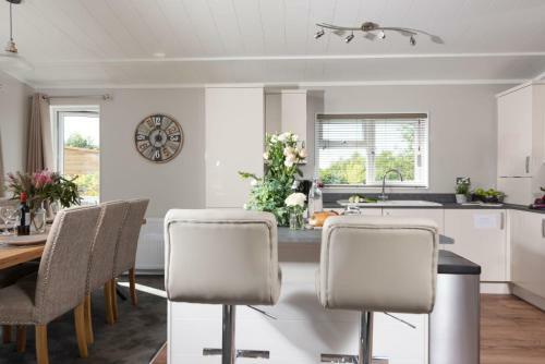 Rose Lodge, 21 Roadford Lake Lodges