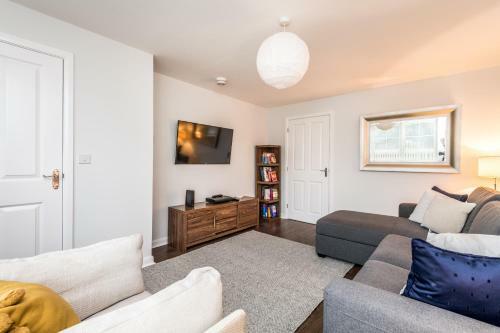 Host Apartments Homely 3 Bedrooms-sleeps 8 Parking