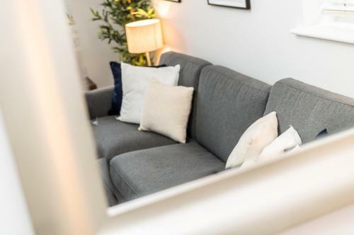 Host Apartments Homely 3 Bedrooms-sleeps 8 Parking
