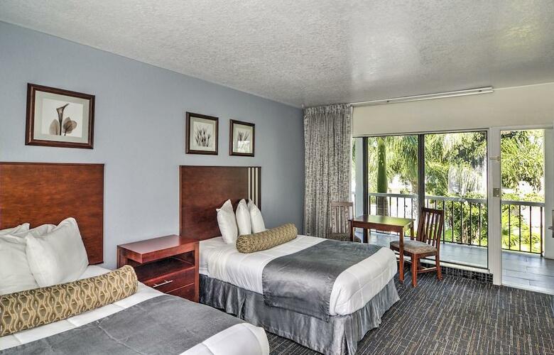Hotel Beachcomber Beach Resort