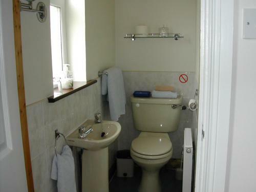 Twin Oaks Bed & Breakfast
