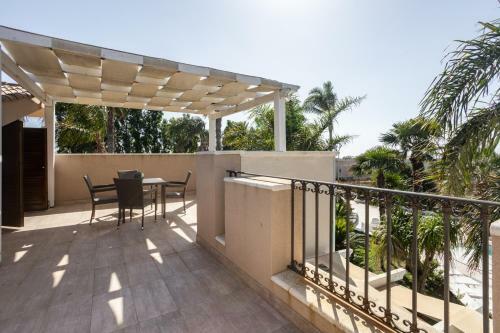 Villa Jolie - Luxury Villa With Swimming Pool