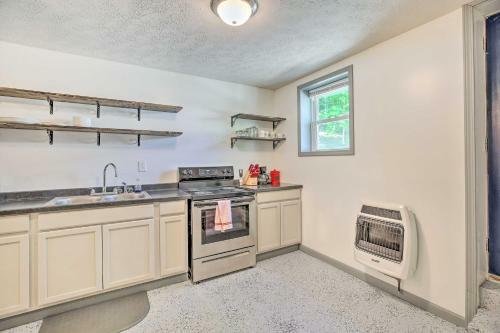 Apartamento Charming Getaway And Fire Pit Near Hikes And Lake