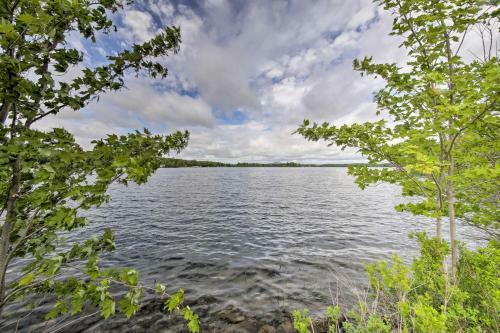 Pet-friendly Togus Pond Home Kayak And Canoe!