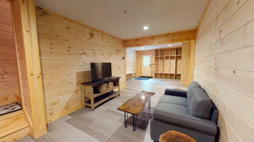 Scoot Cabin
