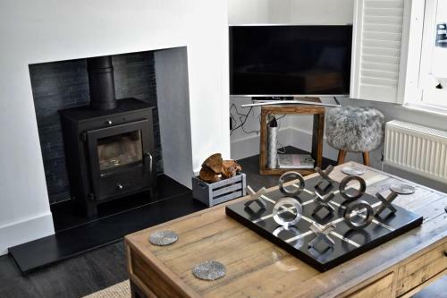 Luxury Central Townhouse, With Bbq Cabin & Parking