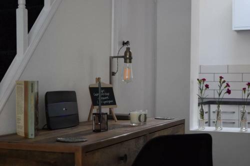 Luxury Central Townhouse, With Bbq Cabin & Parking