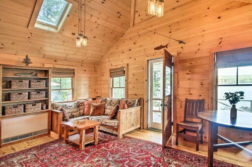 Lakefront Cottage Boat Dock, Patio And Kayaks!
