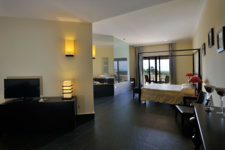 Hotel Falconara Charming House & Resort