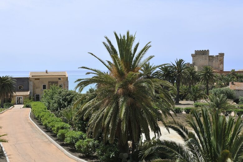 Hotel Falconara Charming House & Resort