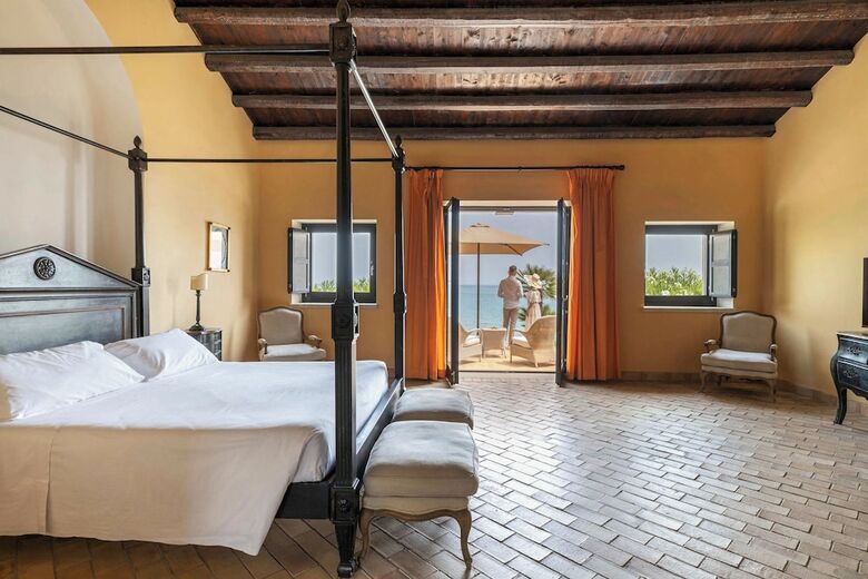 Hotel Falconara Charming House & Resort