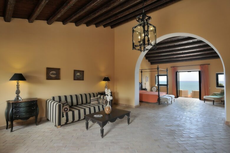 Hotel Falconara Charming House & Resort