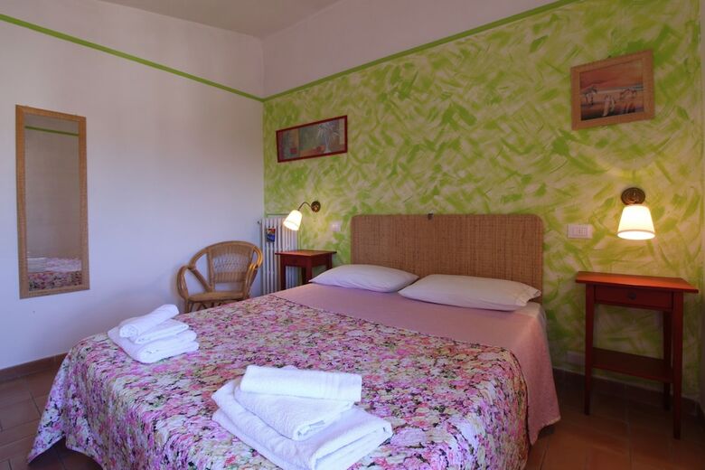Hostal B&B La Rocca